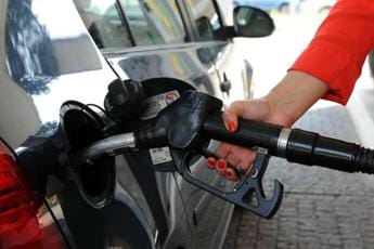 Carburanti, prezzi oggi benzina al ribasso