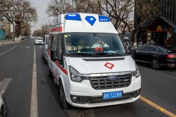 Cina, attacco in un asilo nel Guangdong: sei morti, tre sono bambini