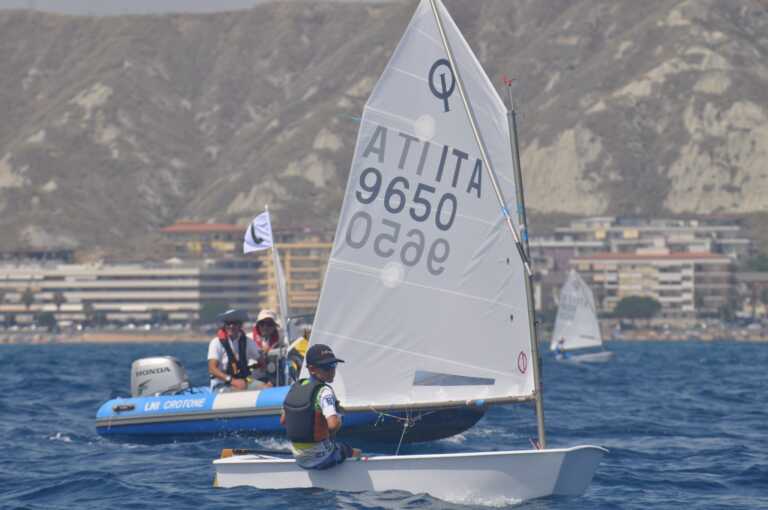 Buona prova dei ragazzi del Circolo Vela Bari alla regata di Crotone dell’Optimist Trofeo Cadetti