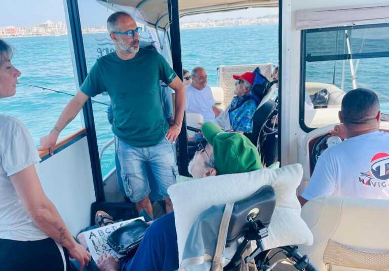 La forza del mare supera le difficoltà: Pietro e Giovanni tornano a pescare in Salento con la barca inclusiva
