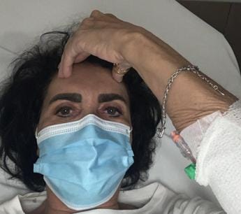 Galleria foto 'Fiordaliso ancora in ospedale: “Mi ricoverano, sto crollando”' - foto 1