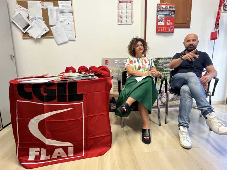 Alle 3 del mattino coi braccianti, la “mission” parte da Grottaglie: «Vogliamo far emergere sfruttamento e illegalità»