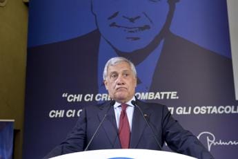 Galleria foto 'Forza Italia, due le lettere della famiglia Berlusconi a Tajani' - foto 1