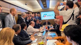 Galleria foto 'Fs, al via Treni Turistici Italiani: la nuova società parte con il Roma Termini-Pietrarsa' - foto 1