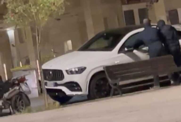 Furto d’auto in diretta a Giovinazzo: rubano un suv in meno di un minuto nei pressi di Palazzo di città – VIDEO