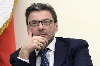 Giorgetti: “Il Pil rallenta ma sono sufficienti modesti incrementi per superare proiezioni crescita”