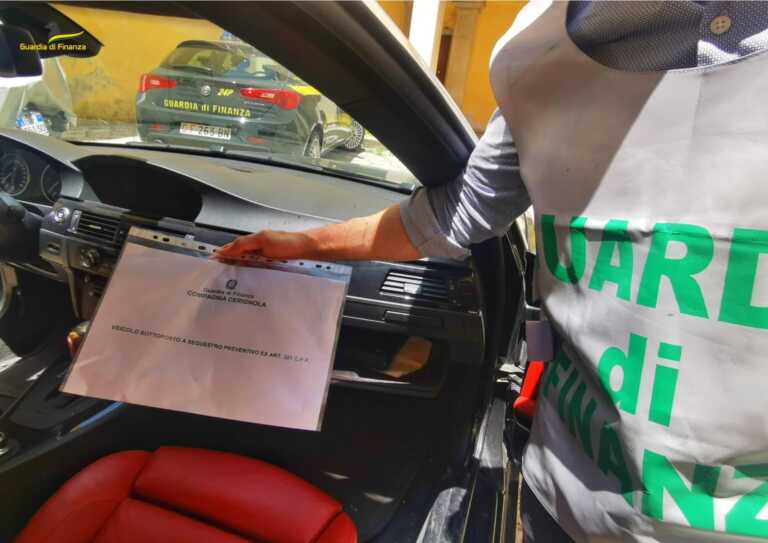 Galleria foto 'Auto importate irregolarmente dall’estero: scoperta frode da 20 milioni a Cerignola, sequestrati 51 veicoli' - foto 1