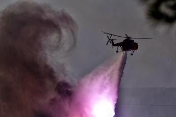 Galleria foto 'Incendi a Rodi, numeri e contatti per gli italiani che si trovano sull’isola greca' - foto 1
