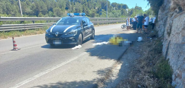 Galleria foto 'Fasano, incidente sulla statale dei trulli: motociclista perde il controllo del mezzo, cade e muore' - foto 1