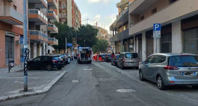 Lecce, perde il controllo della moto e sbatte contro le auto parcheggiate: in rianimazione un 21enne