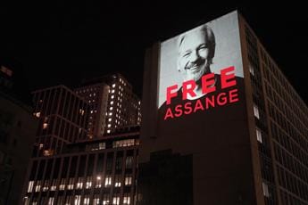 Juliane Assange, Blinken: “Estradizione necessaria, rischiato danno grave agli Usa”