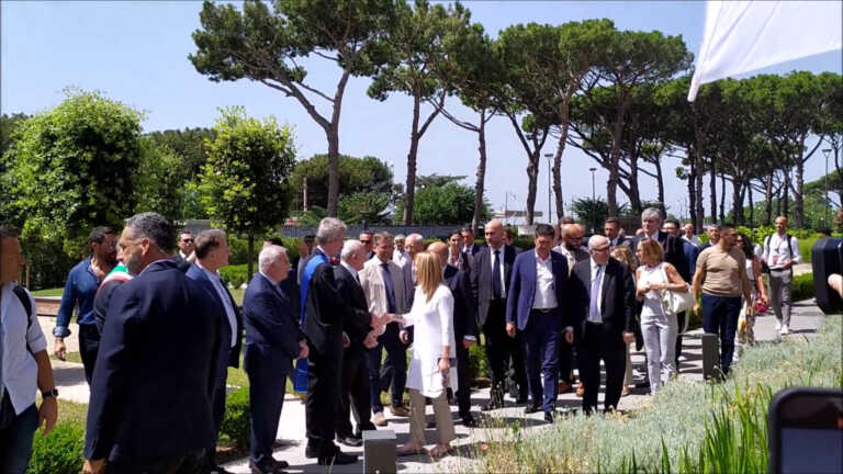 Galleria foto 'De Luca e Manfredi accolgono premier Meloni a Pompei' - foto 1