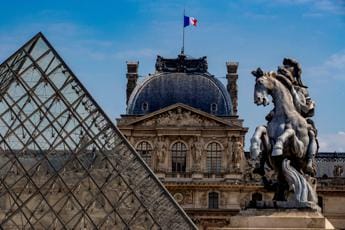 Galleria foto 'L’Italia chiede al Louvre la restituzione di reperti archeologici' - foto 1