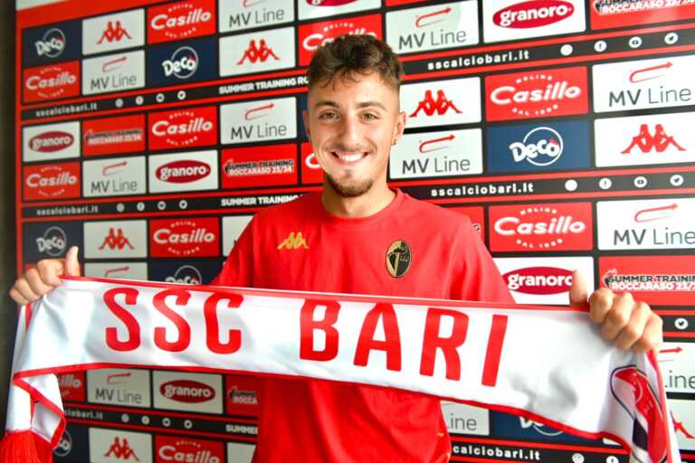 Bari, dal Milan arriva Marco Nasti: l’attaccante classe 2003 è già a disposizione di mister Mignani