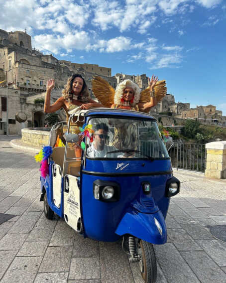 Galleria foto 'Matera, sfila il pride: più di mille persone al corteo arcobaleno per le vie principali della città' - foto 1