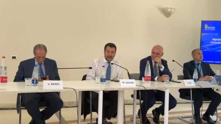 Riapre la statale 18 a Maratea. Salvini: «Promessa mantenuta. Ora progettiamo soluzione definitiva»
