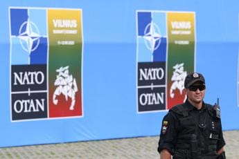 Nato e ingresso Ucraina, Berlino frena: “A Vilnius non ci sarà invito a entrare”