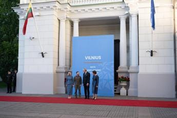 Galleria foto 'Nato, le priorità di Zelensky: armi, ingresso nell’Alleanza e garanzie sicurezza' - foto 1