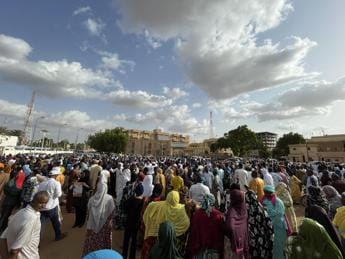 Niger, militari: “Istituzioni sospese, confini chiusi e coprifuoco”