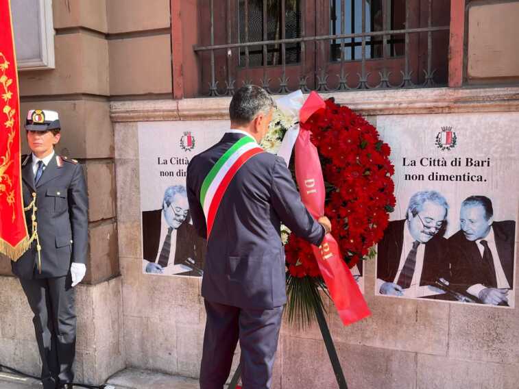 Strage di via D’Amelio, Decaro: «Grazie al sacrificio di Borsellino, l’Italia reagì alle mafie» – VIDEO