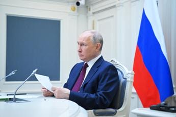 Putin: “In corso una guerra ibrida contro la Russia”