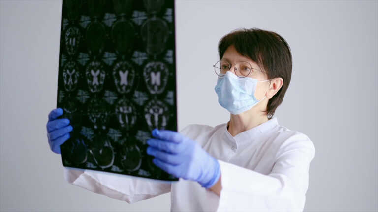 Galleria foto 'Alzheimer, 700 mila casi in Italia' - foto 1