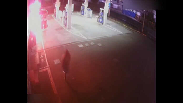 Galleria foto 'Attentato incendiario a Cagliari, 5 arresti' - foto 1