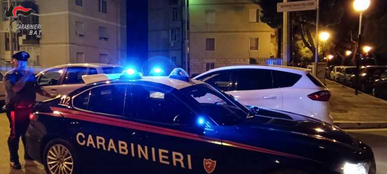 Perseguita e molesta l’ex compagna anche sul luogo di lavoro: arrestato un 33enne nella Bat