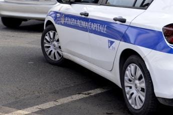 Galleria foto 'Roma, motociclista ucciso da auto pirata: “Guidava una donna”' - foto 1