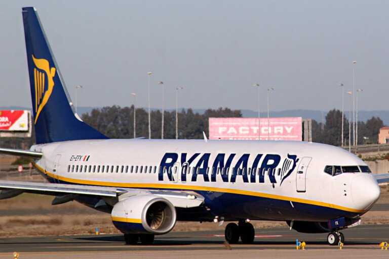 Bari, Ryanair in città per cercare nuovi assistenti di volo: a settembre due date per le selezioni