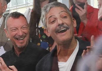 Sanremo, Fiorello sarcastico: “Amadeus non è capace? Aspettiamo i successi di Morgan”