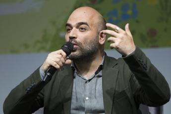 Galleria foto 'Saviano, Fratelli d’Italia e Lega: “Non può condurre programma in Rai”' - foto 1