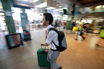 Galleria foto 'Sciopero treni, stop fino alle 15 per Trenitalia e Italo' - foto 1