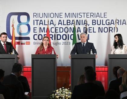 Patto tra quattro Paesi per il Corridoio 8. Tajani: «Chance per Brindisi e la Puglia»
