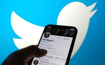 Twitter, stretta di Musk sui post: si alza limite di tweet che si possono leggere
