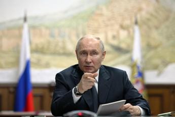 Galleria foto 'Ucraina, Putin: “Ci sarà risposta Russia ad attacco terroristico ponte di Crimea”' - foto 1