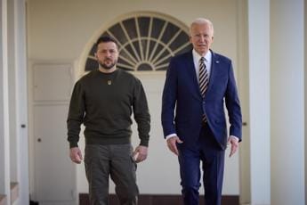 Ucraina, “Usa forniranno bombe a grappolo a Kiev”