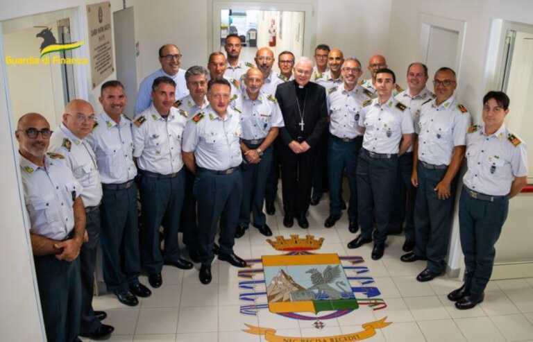 Monopoli, il vescovo Giuseppe Favale benedice la nuova caserma della Guardia di finanza