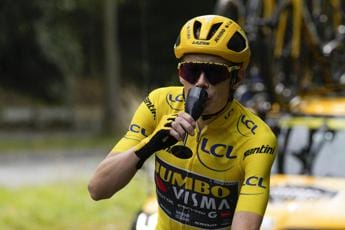 Galleria foto 'Vingegaard vince Tour de France 2023, ultima tappa a Meeus' - foto 1