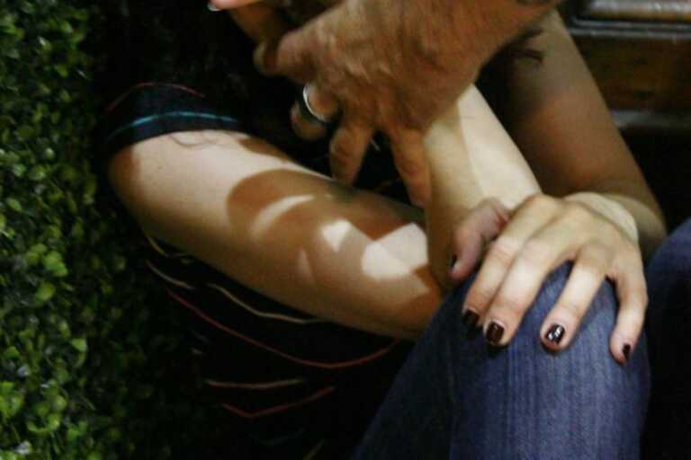 Insulti e minacce alla moglie: arrestato un 53enne ad Andria. Altri due uomini allontanati dalla famiglia