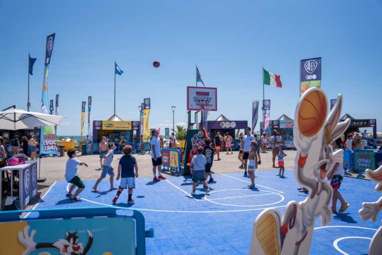 Il tour mondiale per i 100 anni di Warner Bros arriva a Barletta e promette divertimento per grandi e piccini