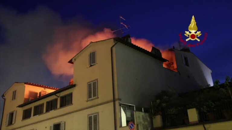 Galleria foto 'Incendio in una palazzina a Firenze, le immagini' - foto 1