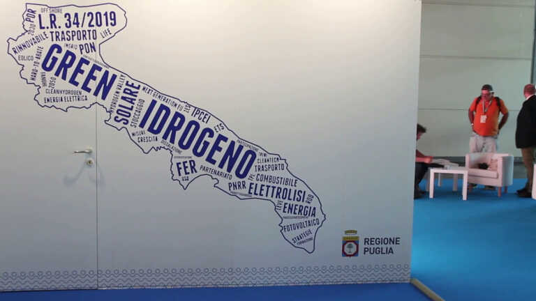 Galleria foto 'Decarbonizzazione con idrogeno, Regione Puglia “A rischio fondi Pnrr”' - foto 1