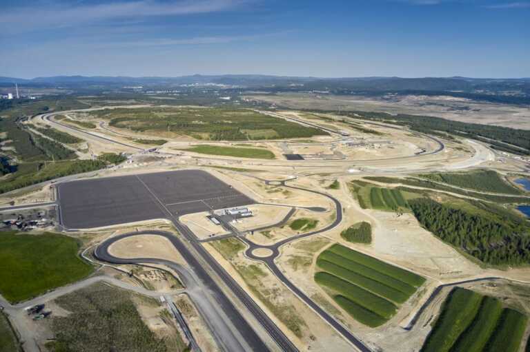 Bmw lancia un sito per i test di guida e parcheggio automatizzati