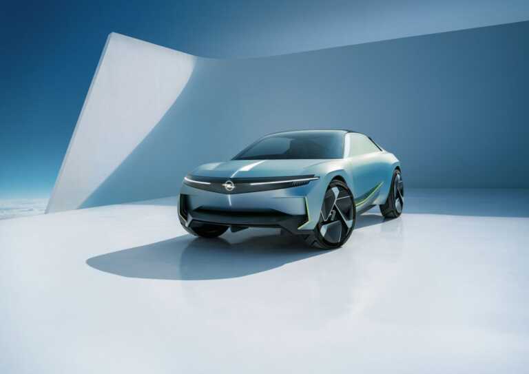 Con Experimental Opel offre una visione chiara del futuro del marchio