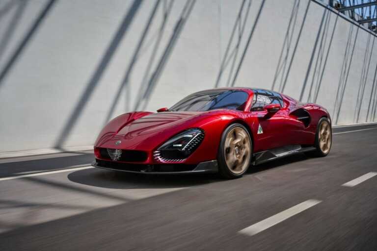 Torna l’Alfa Romeo 33 Stradale, un capolavoro a quattro ruote