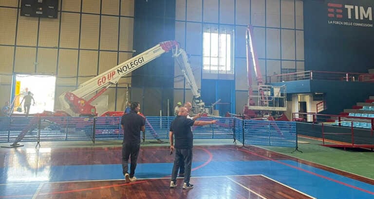EuroVolley, il Palaflorio si prepara agli ottavi di finale: procedono i lavori sull’impianto di climatizzazione