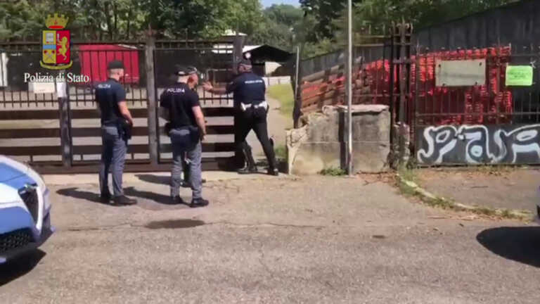 Galleria foto 'Sgomberata area ex macello di Monza, allontanati 8 abusivi' - foto 1