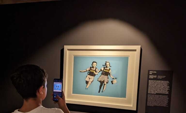 Banksy per famiglie. A Lecce le aperture speciali della mostra con ritratto
