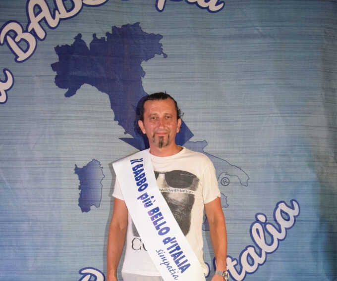 Premio “Babbo simpatia” al biscegliese Vincenzo Di Nonno Babbo più Bello d’Italia 2023